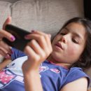 uso de tablets y móviles en niños